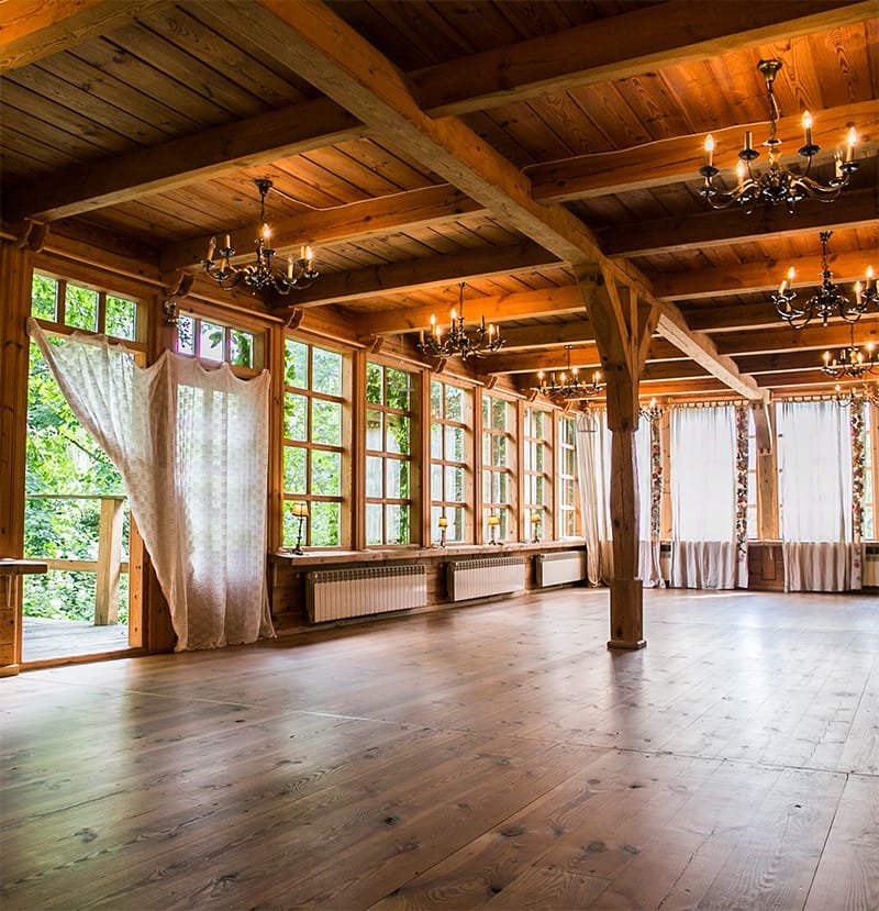 Sala w ośrodku szkoleniowym Siódmy Las - idealna przestrzeń na szkolenia, wyjazdy firmowe i integracyjne.